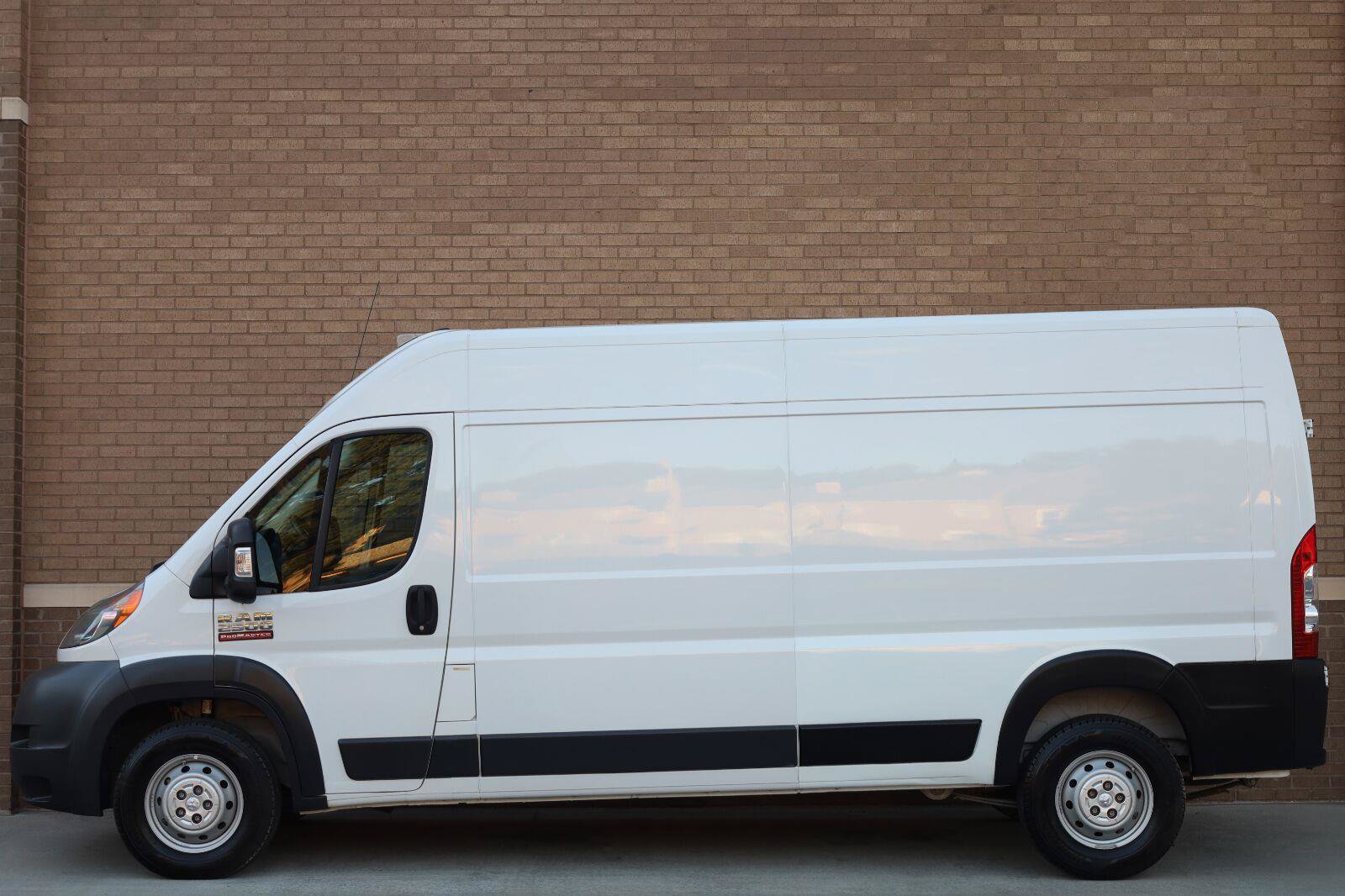 Used 2016 RAM ProMaster 2500 w/ Mopar Trailer Tow Group FWD image 2