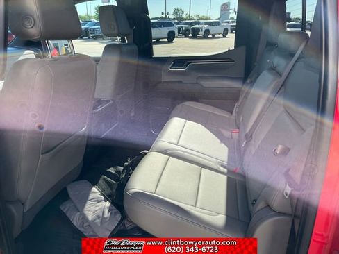 Used 2022 Chevrolet Silverado 1500 LT Trail Boss w/ LT Trail Boss Premium Package AWD/4WD image 20