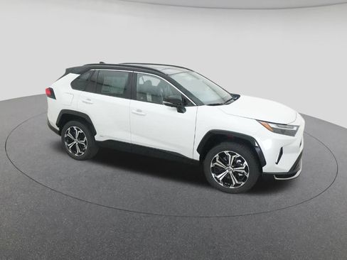 New 2025 Toyota RAV4 XSE AWD/4WD image 12
