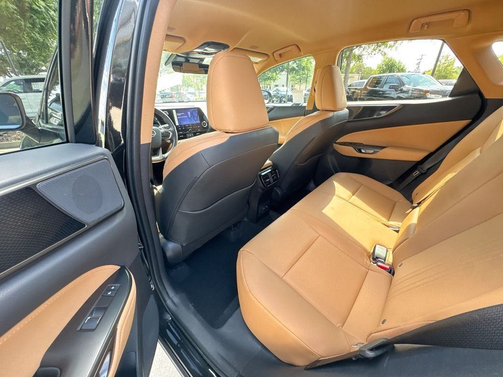 Used 2025 Lexus NX 250 FWD w/ Towing Package (2000 Lbs) image 32