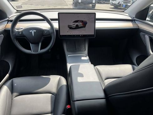 Used 2025 Tesla Model Y Long Range AWD/4WD image 14