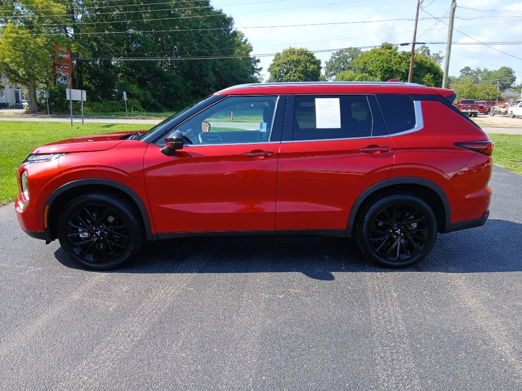 Used 2024 Mitsubishi Outlander SE Black Edition AWD/4WD image 11