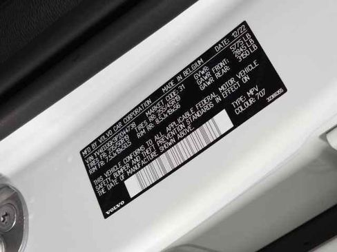 Certified 2023 Volvo C40 Recharge Core w/ Climate Package image 34