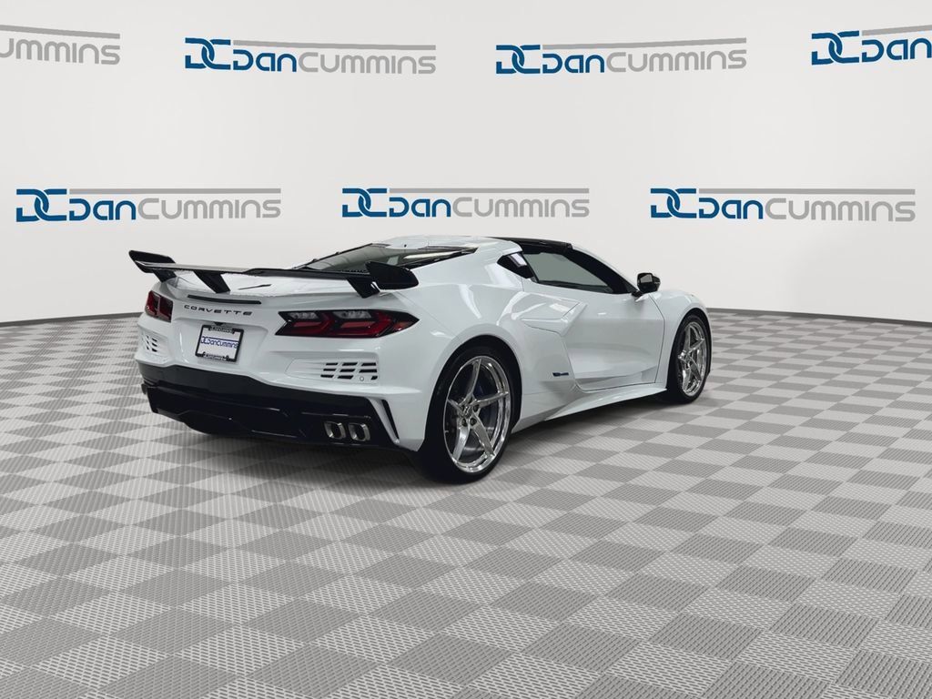New 2026 Chevrolet Corvette E-Ray w/ Stealth Interior Trim Package AWD/4WD image 8