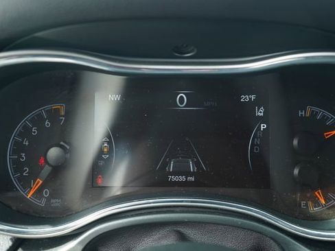 Used 2020 Jeep Grand Cherokee Altitude image 29