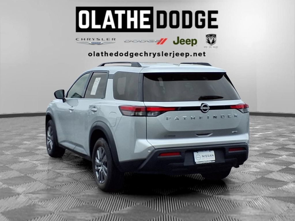 Used 2025 Nissan Pathfinder SV AWD/4WD image 3