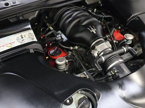Used 2015 Maserati GranTurismo Convertible RWD image 20