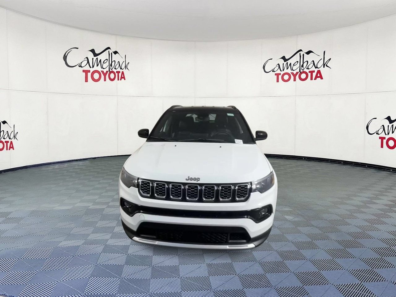 Used 2025 Jeep Compass Limited AWD/4WD image 5