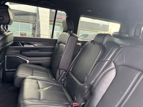 Used 2022 Jeep Wagoneer Series II image 14