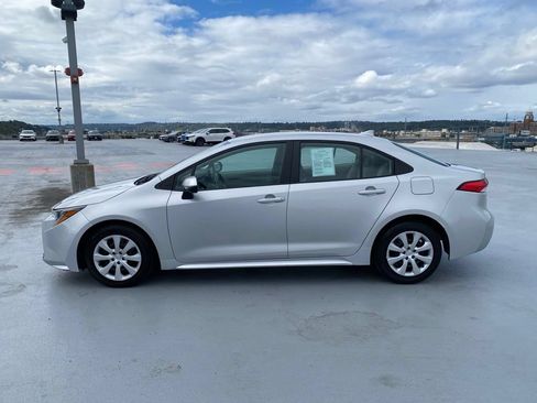 Used 2024 Toyota Corolla LE FWD image 5