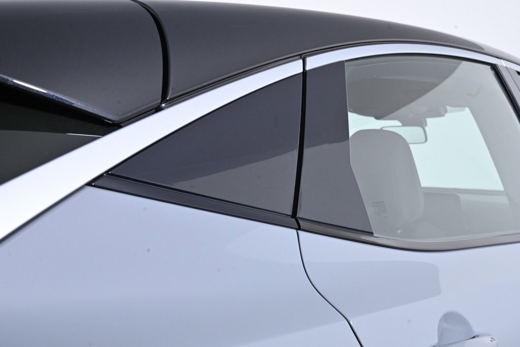 Certified 2023 Nissan Ariya FWD image 11