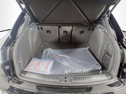 New 2026 Porsche Macan S image 28