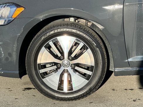 Used 2019 Volkswagen e-Golf SE w/ Driver Assistance Package image 11