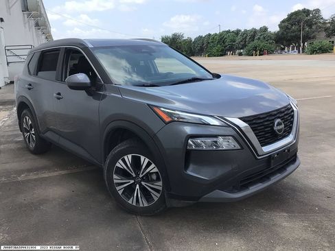 Used 2023 Nissan Rogue SV w/ SV Premium B Package FWD image 4