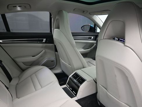 Used 2023 Porsche Panamera 4 Platinum Edition image 7