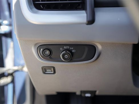 Used 2021 GMC Terrain SLE image 18