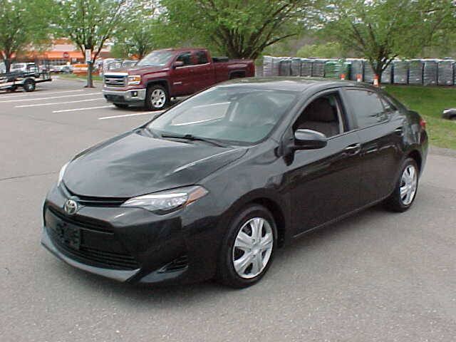 Used 2017 Toyota Corolla LE FWD image 26