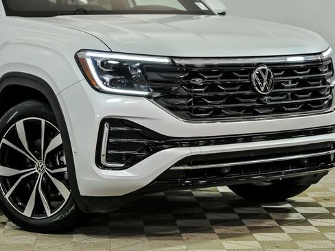 Certified 2025 Volkswagen Atlas Cross Sport SEL Premium R-Line AWD/4WD image 2
