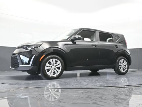 Used 2023 Kia Soul LX FWD image 44