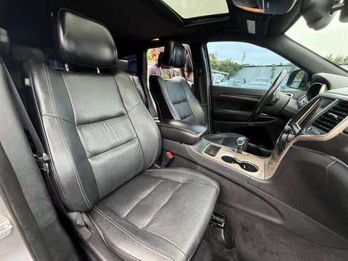 Used 2014 Jeep Grand Cherokee Limited image 13