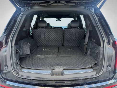 Used 2023 Cadillac XT6 Premium Luxury FWD image 12