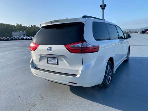 Used 2020 Toyota Sienna Limited Premium AWD/4WD image 8