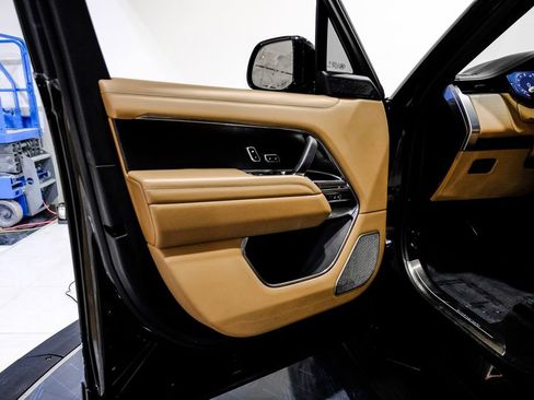 Used 2024 Land Rover Range Rover Long Wheelbase Autobiography AWD/4WD image 34