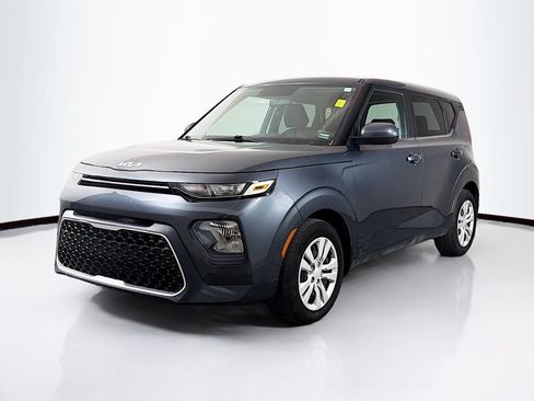 Used 2022 Kia Soul LX FWD image 3