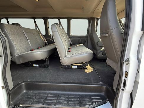 Used 2025 Chevrolet Express 3500 LT w/ LT Preferred Equipment Group image 25