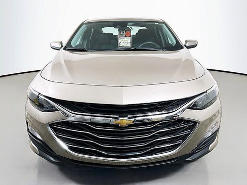 Used 2023 Chevrolet Malibu LT image 2
