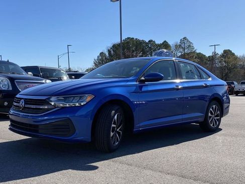 Used 2024 Volkswagen Jetta S image 8