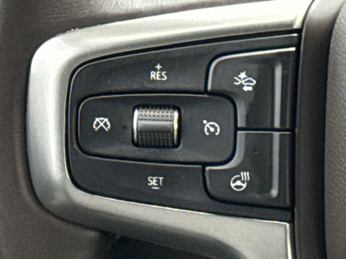 Used 2023 Chevrolet Tahoe Z71 w/ Luxury Package AWD/4WD image 19
