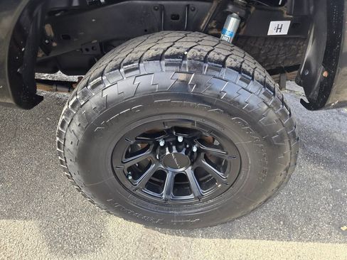 Used 2015 Toyota Tacoma image 31