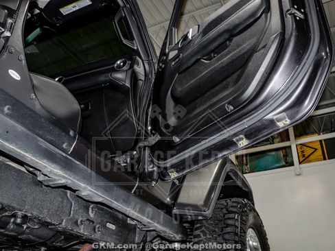 Used 2018 Jeep Wrangler Unlimited Sahara AWD/4WD image 84