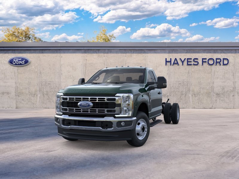 New 2025 Ford F350 4x4 Regular Cab DRW Super Duty image 2