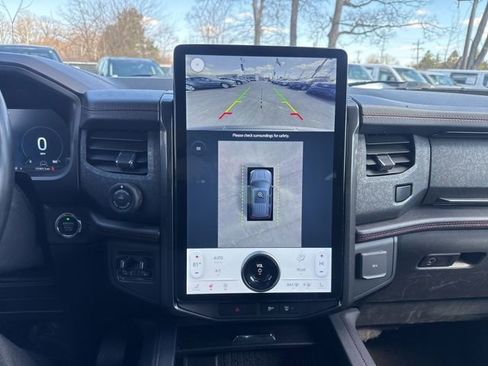 Used 2023 Ford Expedition Limited image 18