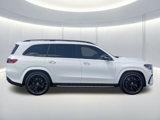 Used 2025 Mercedes-Benz GLS 580 4MATIC image 7