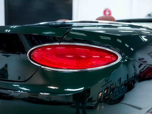 Used 2022 Bentley Continental GT V8 image 27