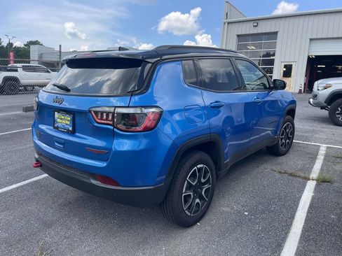 Used 2024 Jeep Compass Trailhawk AWD/4WD image 2