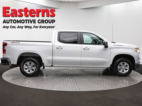 Used 2025 Chevrolet Silverado 1500 LT AWD/4WD image 4