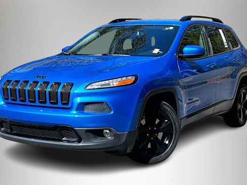Used 2018 Jeep Cherokee Latitude w/ Altitude Package image 1
