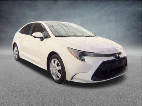 Used 2021 Toyota Corolla LE FWD image 3