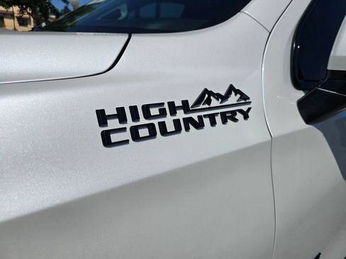 Used 2023 Chevrolet Tahoe High Country AWD/4WD image 10