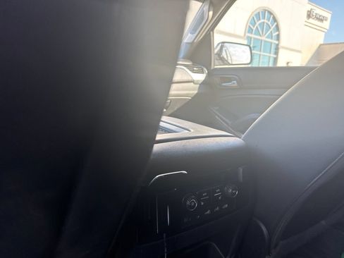 Used 2018 Chevrolet Suburban Premier AWD/4WD image 11