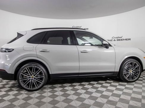 Used 2023 Porsche Cayenne image 5