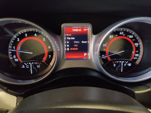 Used 2020 Dodge Journey SE FWD image 23