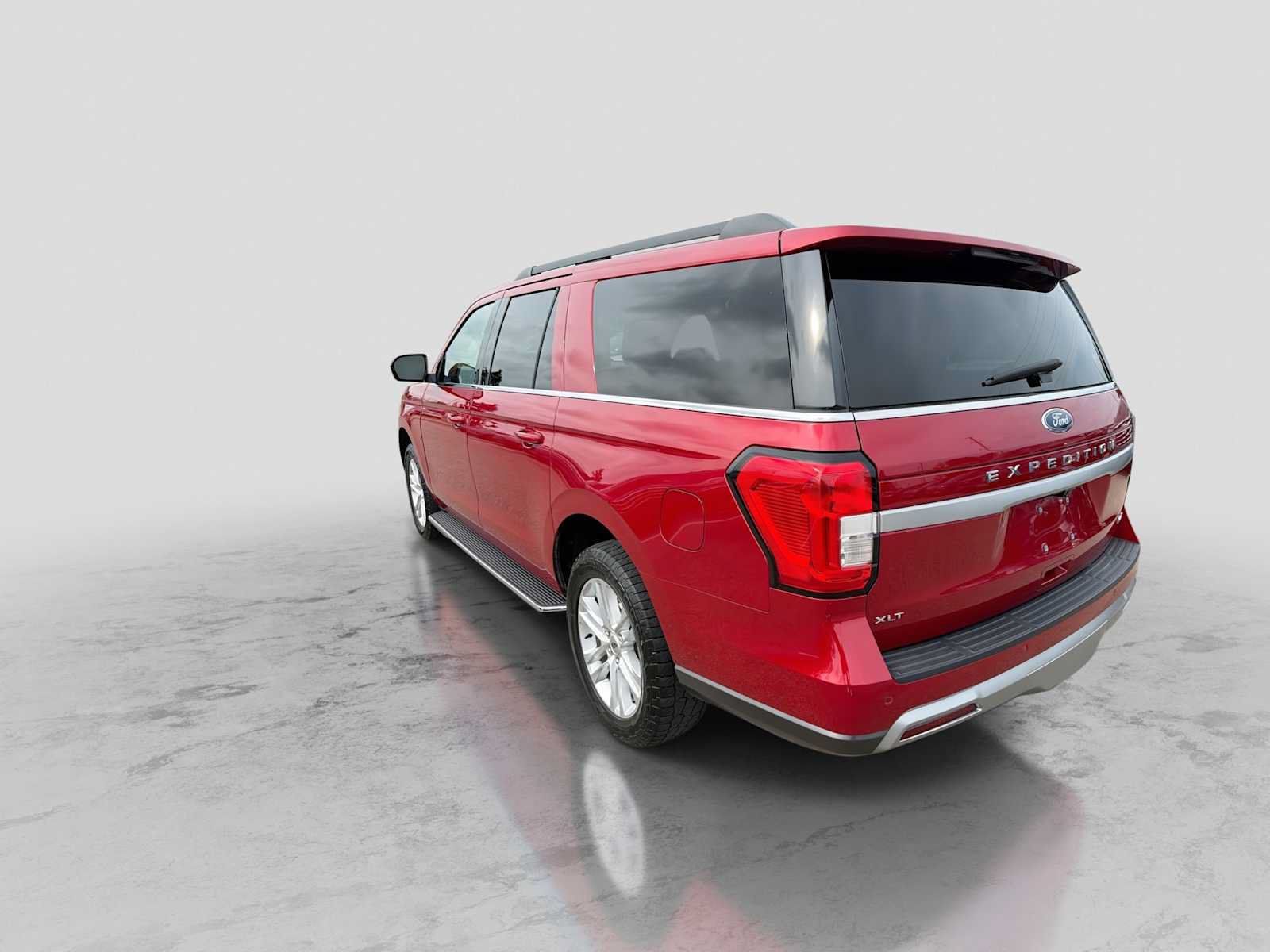 Used 2022 Ford Expedition Max XLT AWD/4WD image 4