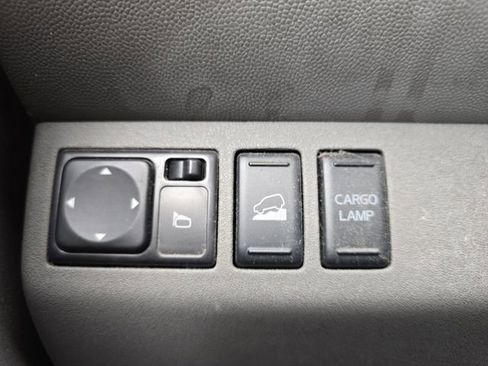 Used 2014 Nissan Frontier SV image 10