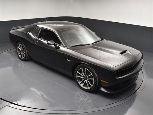 Used 2023 Dodge Challenger R/T w/ Plus Package image 36