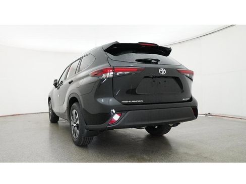 New 2026 Toyota Highlander XLE image 22